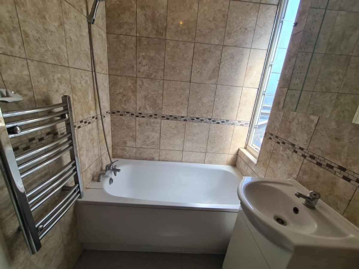 "Bright & Spacious" 3 Bedroom Flat By Kings Cross, St Pancras Station!!!!64 Лондон Экстерьер фото