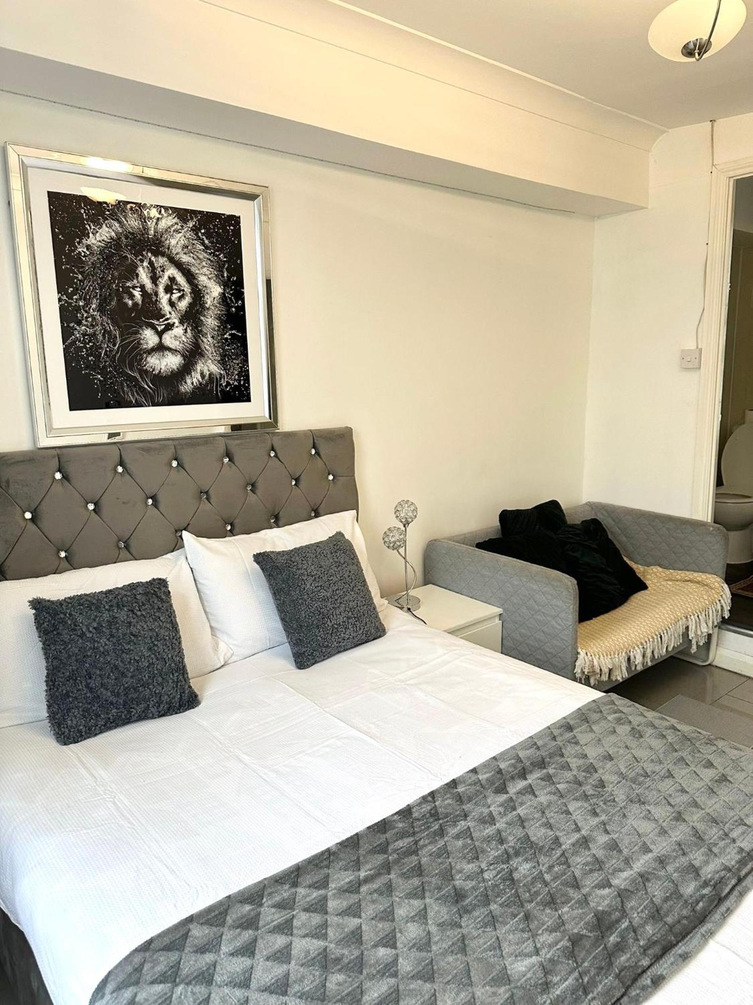"Bright & Spacious" 3 Bedroom Flat By Kings Cross, St Pancras Station!!!!64 Лондон Экстерьер фото
