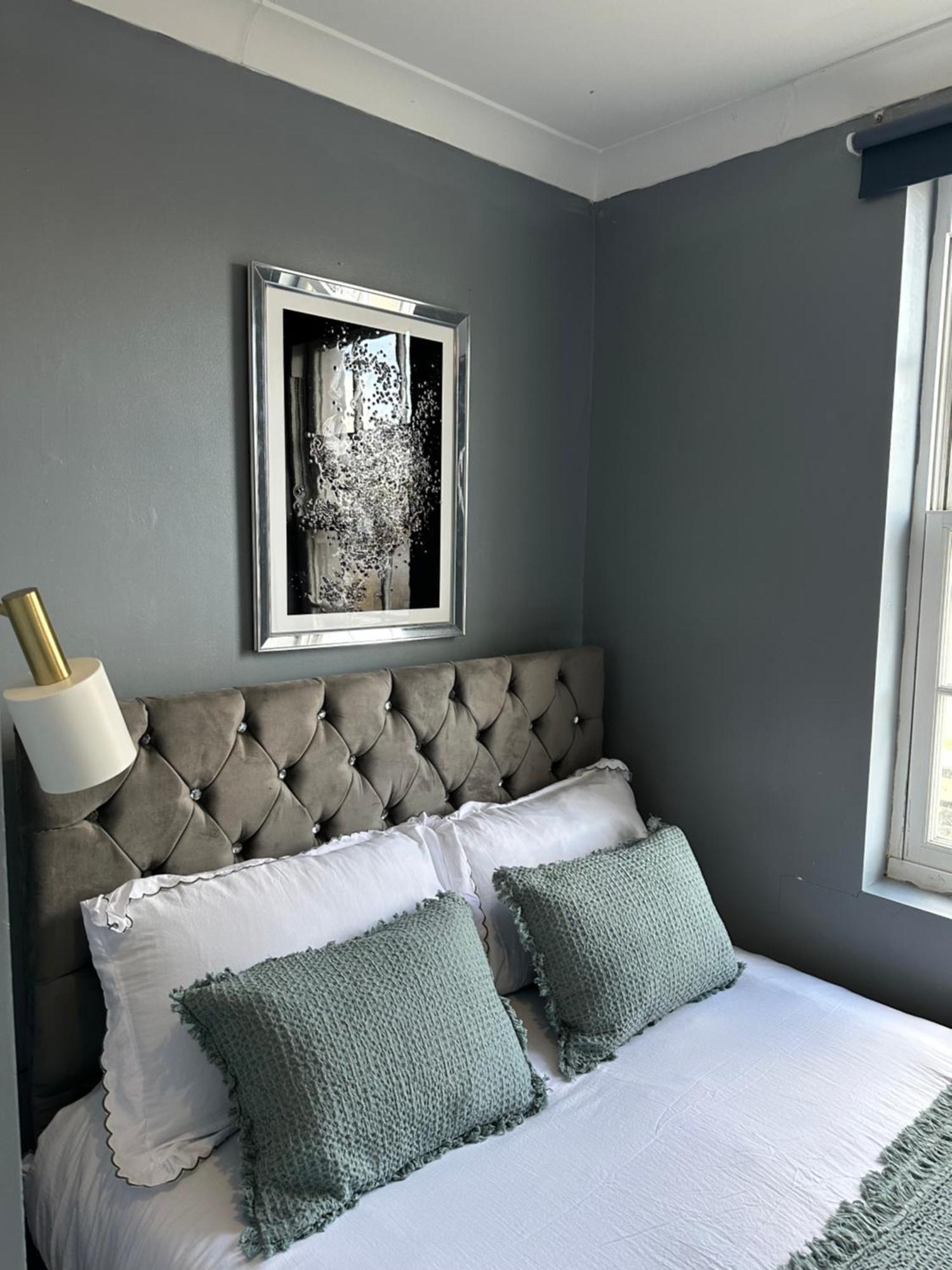 "Bright & Spacious" 3 Bedroom Flat By Kings Cross, St Pancras Station!!!!64 Лондон Экстерьер фото