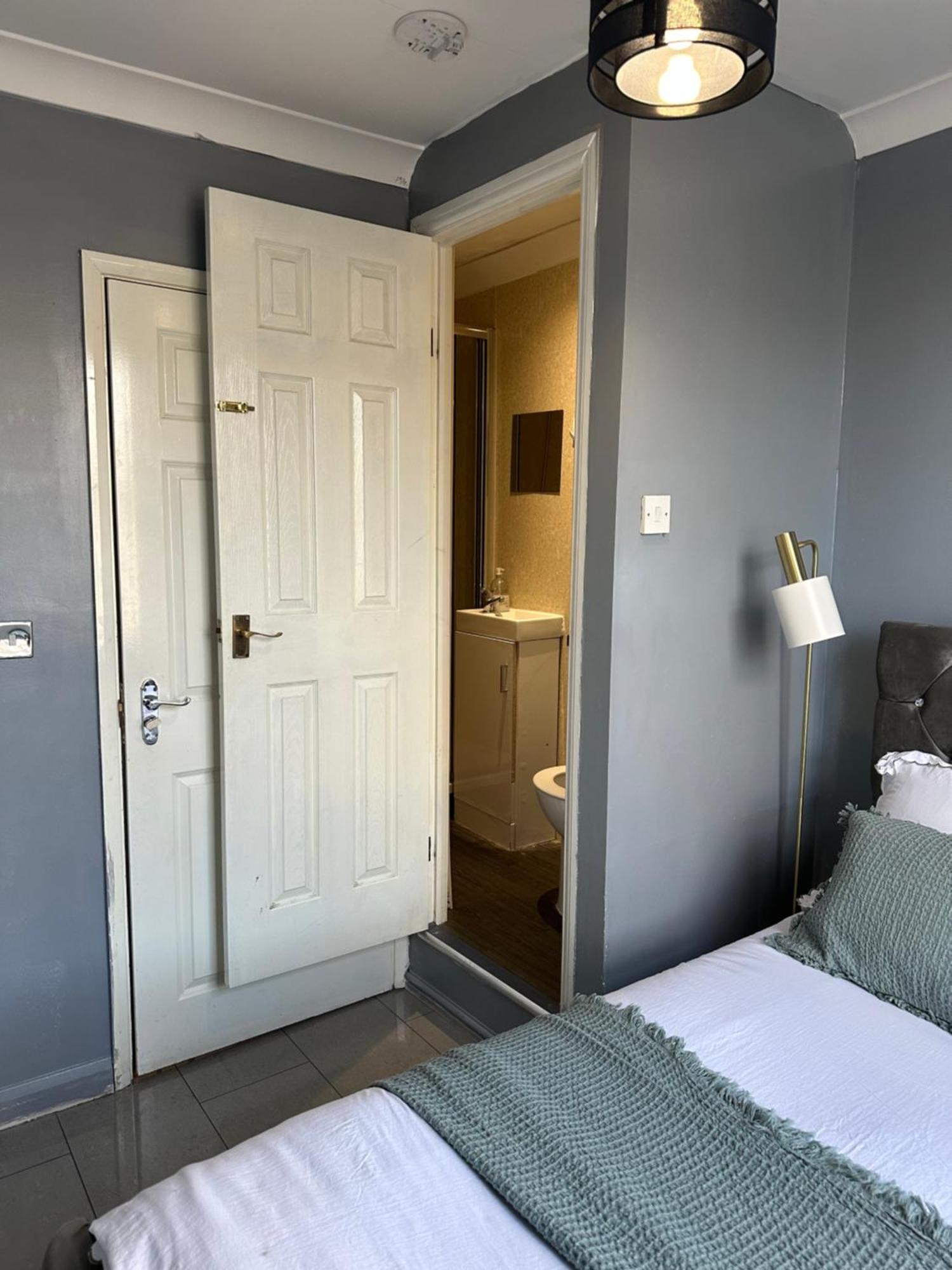 "Bright & Spacious" 3 Bedroom Flat By Kings Cross, St Pancras Station!!!!64 Лондон Экстерьер фото