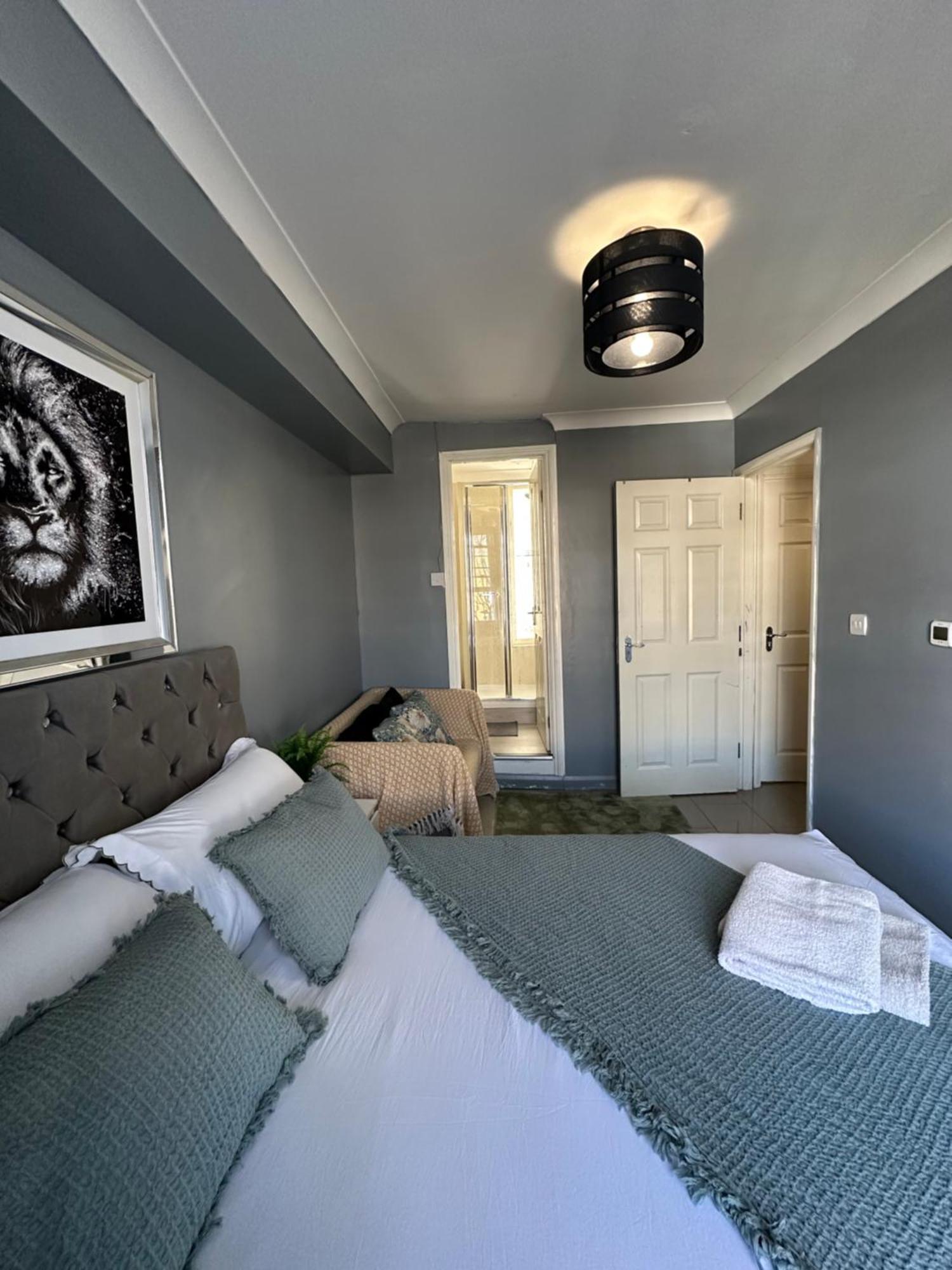 "Bright & Spacious" 3 Bedroom Flat By Kings Cross, St Pancras Station!!!!64 Лондон Экстерьер фото