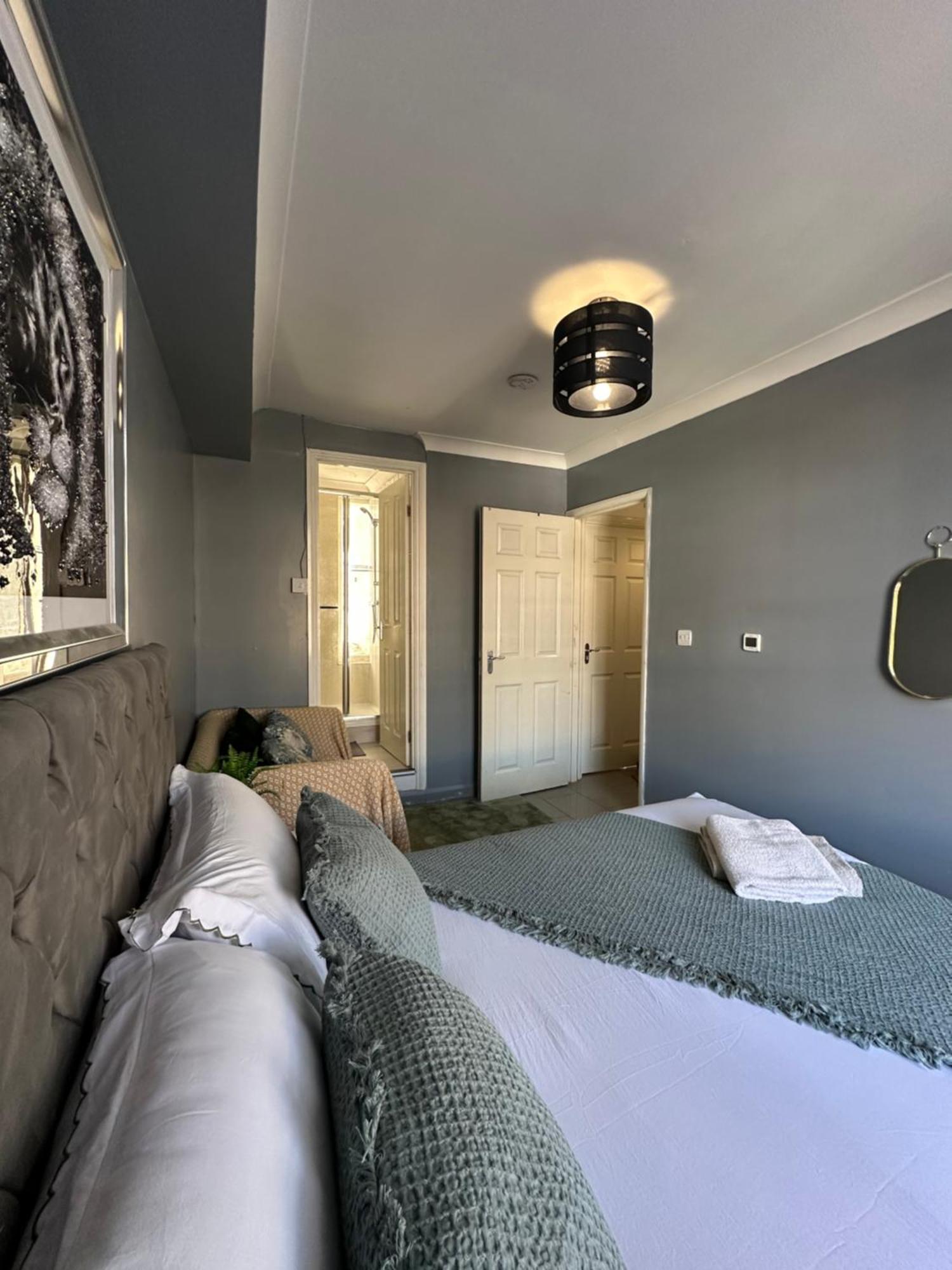 "Bright & Spacious" 3 Bedroom Flat By Kings Cross, St Pancras Station!!!!64 Лондон Экстерьер фото
