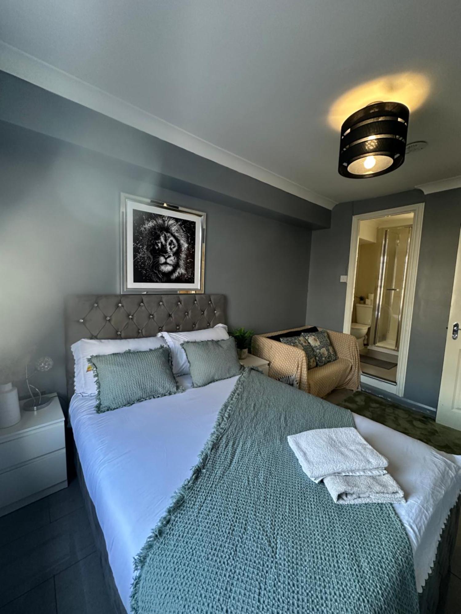 "Bright & Spacious" 3 Bedroom Flat By Kings Cross, St Pancras Station!!!!64 Лондон Экстерьер фото