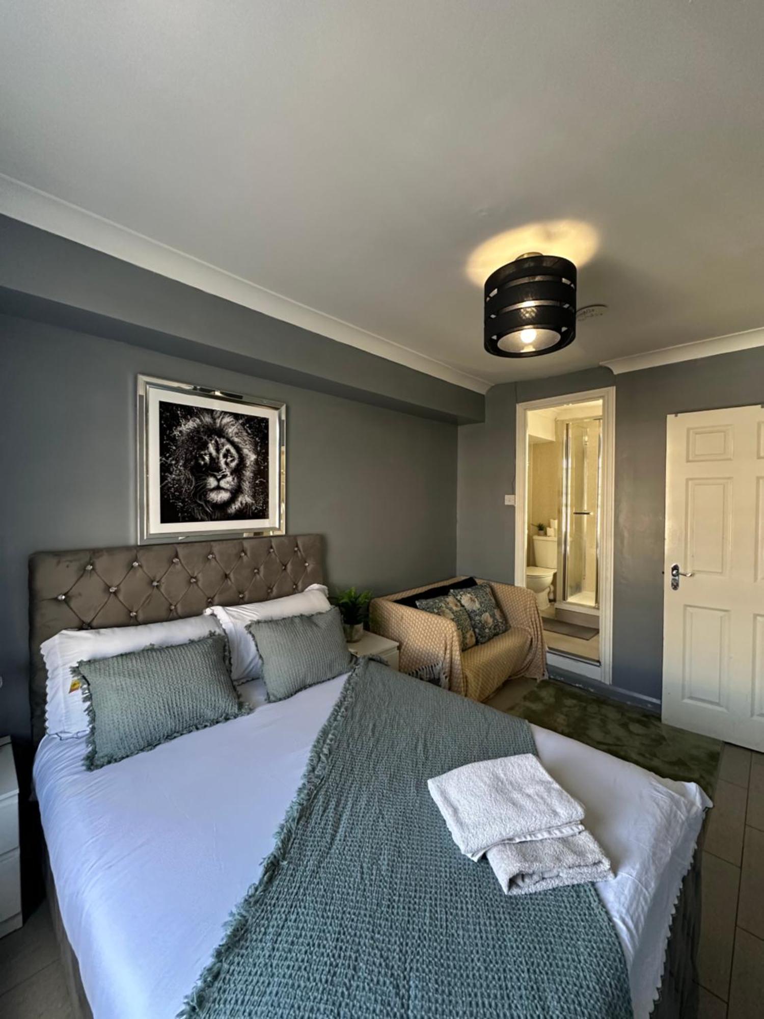 "Bright & Spacious" 3 Bedroom Flat By Kings Cross, St Pancras Station!!!!64 Лондон Экстерьер фото