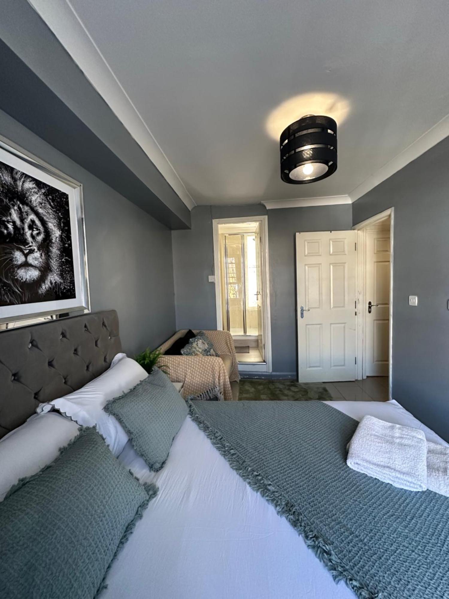 "Bright & Spacious" 3 Bedroom Flat By Kings Cross, St Pancras Station!!!!64 Лондон Экстерьер фото